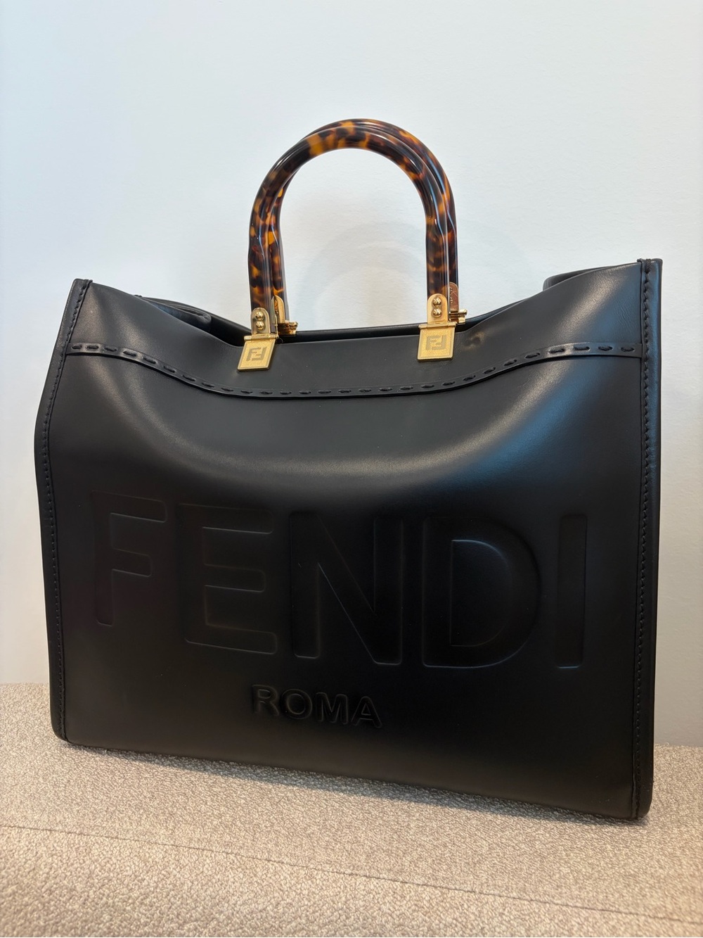 Medium Fendi Sunshine Tote with Tortoiseshell Handles Black Leather - Picture 1 of 14